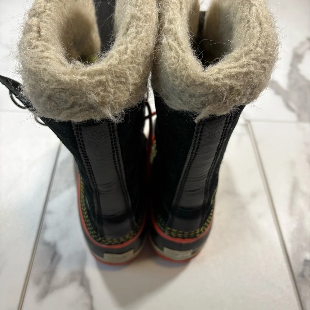 Sorrel Girls Joan of Artic Size 2 Waterproof Snow Boots